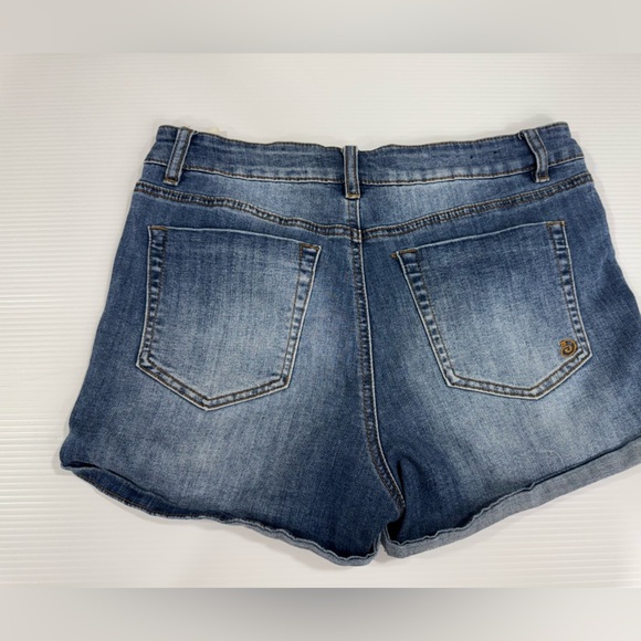 Indigo Rein Classic Blue Denim Shorts Sz 11/29 - Picture 2 of 9